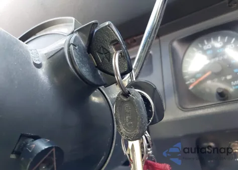 1994 Jeep Wrangler / Yj Se z USA, uszkodzony, nr VIN 1J4FY29S4RP471019